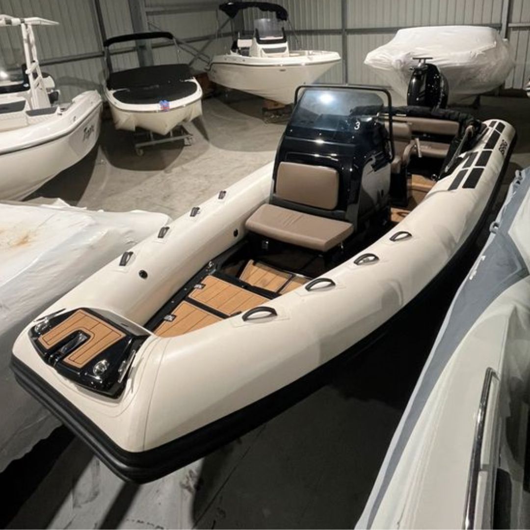 Brig Eagle 6.7 venta - Distribuidor Canet Boat Plaisance