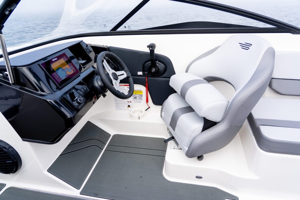Bayliner V22 Bowrider - en vente chez CBP Canet Boat Plaisance, concessionnaire en Méditerranée