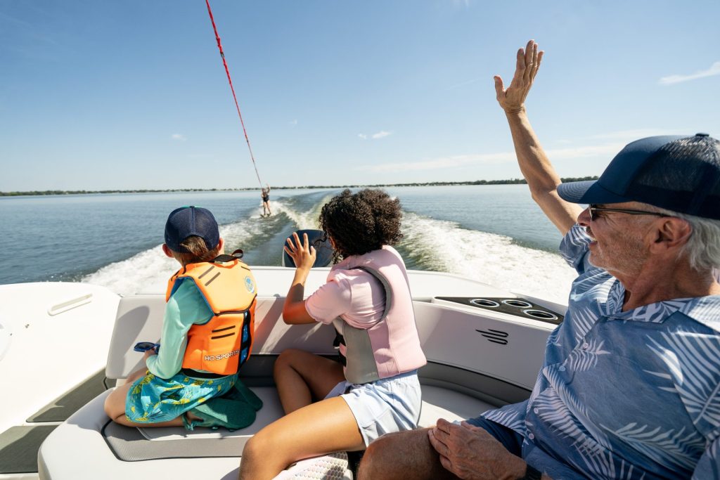 Bayliner V22 Bowrider - en vente chez CBP Canet Boat Plaisance, concessionnaire en Méditerranée